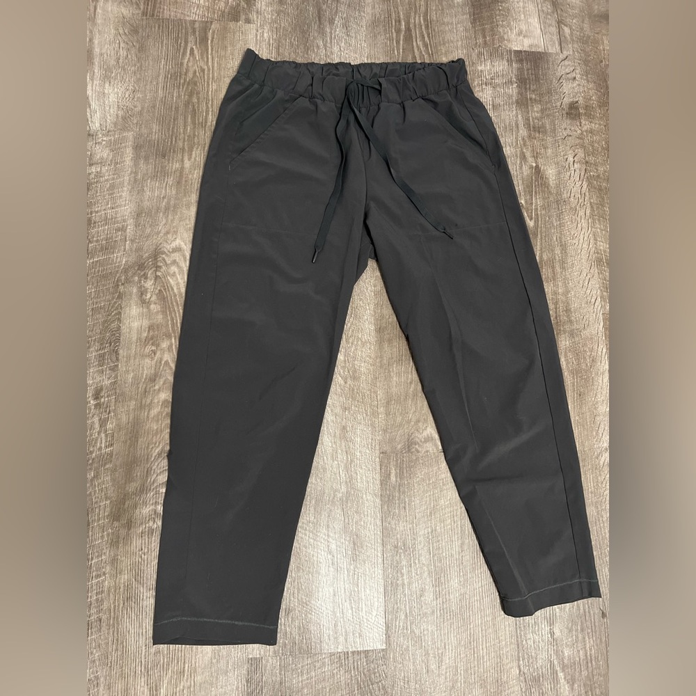COPY - 1 of 2 Women’s Under Armour Joggers Pants Loose Fit.